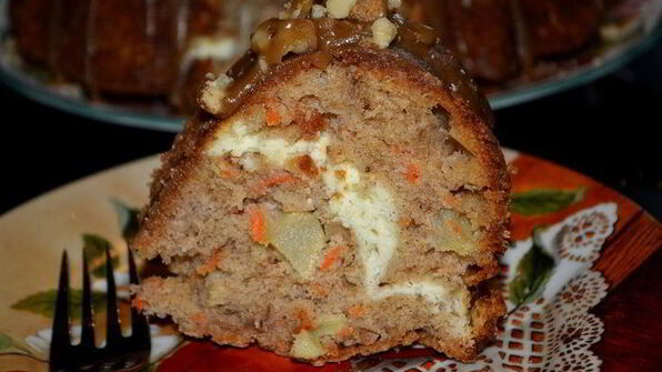 яблочный кекс с морковью и глазурью пралине