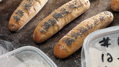 Багеты с картофельными хлопьями и маком