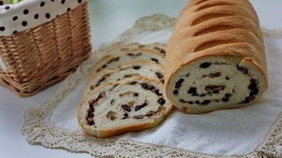 Батон с оливками и грецкими орехами