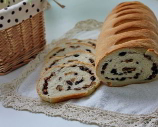 Батон с оливками и грецкими орехами