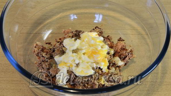 фаршированный хлеб с рыбными консервами