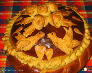 Каравай круглый сладкий дрожжевой хлеб