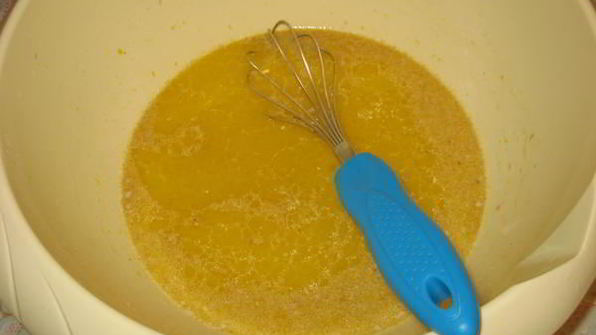 каравай круглый сладкий дрожжевой хлеб