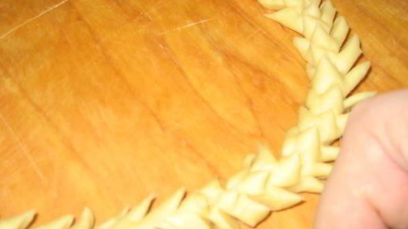 каравай круглый сладкий дрожжевой хлеб