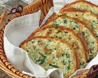Хлеб с чесночным маслом в духовке