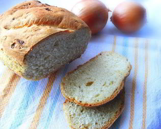 Хлеб с карамелизованным луком