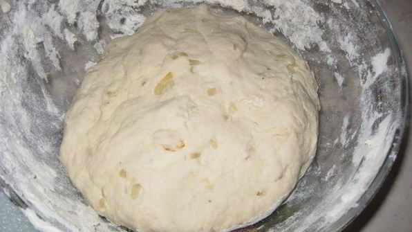 хлеб с карамелизованным луком