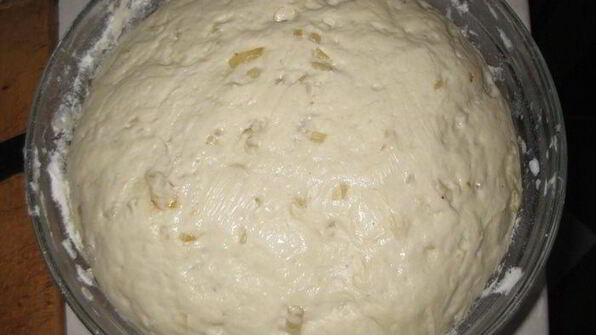 хлеб с карамелизованным луком