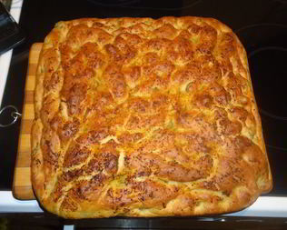 Хлеб с оливками и апельсиновой цедрой