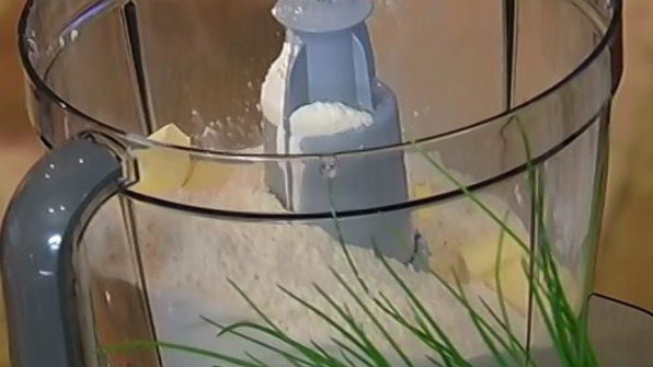 хлеб с оливками и вялеными помидорами