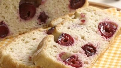 Хлеб с вишней