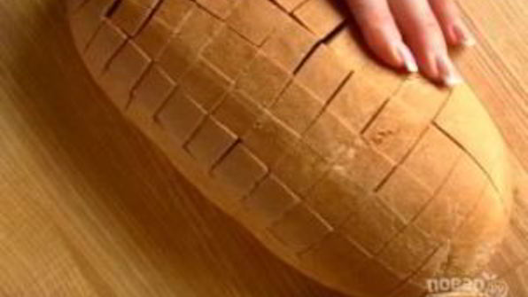 хлеб, запеченный с сыром и чесноком