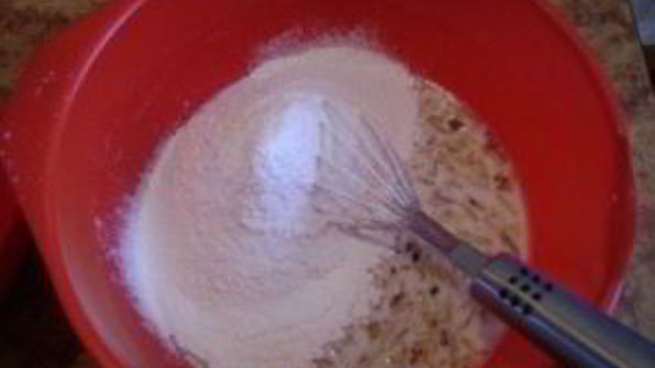 луковый хлеб в мультиварке