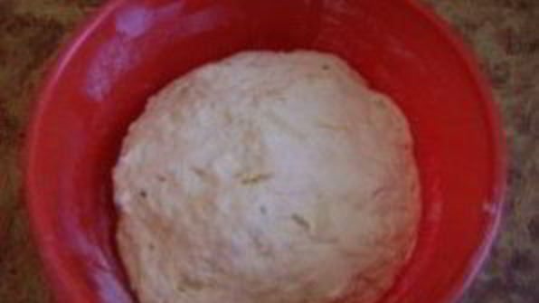 луковый хлеб в мультиварке