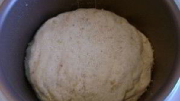 луковый хлеб в мультиварке