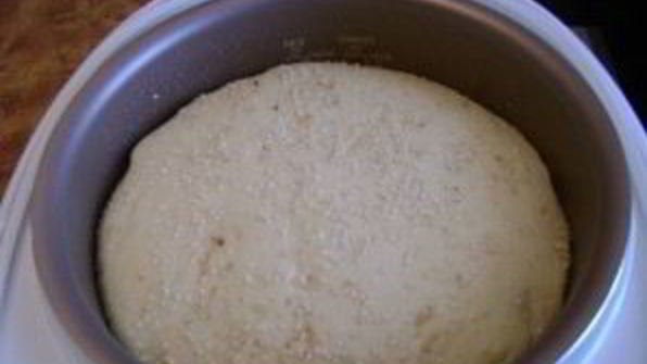 луковый хлеб в мультиварке