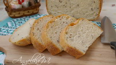 Молочный хлеб с семенами льна в хлебопечке