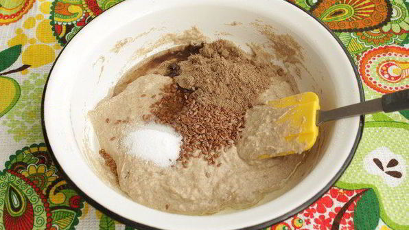 пшенично-ржаной хлеб с льняными семечками