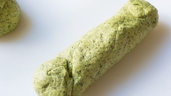 шпинатный хлеб с цельнозерновой мукой