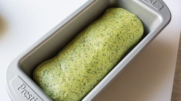 шпинатный хлеб с цельнозерновой мукой