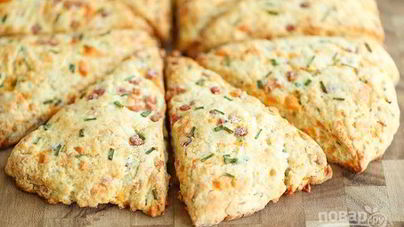 Сконы с колбасой и сыром