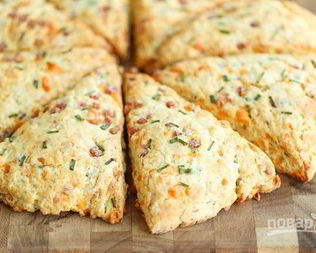 Сконы с колбасой и сыром