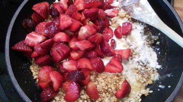 сладкий клубничный хлеб