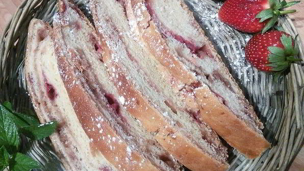 сладкий клубничный хлеб