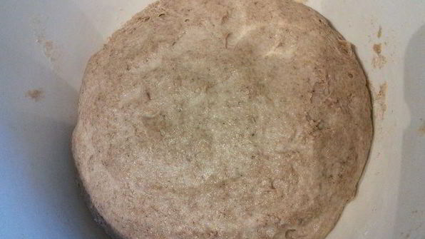 смешанный хлеб с тыквенными семечками и бальзамическим уксусом