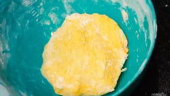 трехцветный хлеб с натуральными красителями