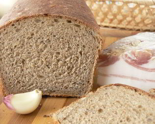 Цельнозерновой хлеб на закваске