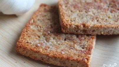 Жареный хлеб с чесноком