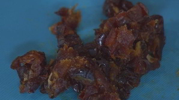 хрустящие конвертики с фетой, ветчиной и финиками