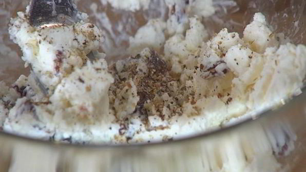 хрустящие конвертики с фетой, ветчиной и финиками