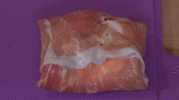 хрустящие конвертики с фетой, ветчиной и финиками