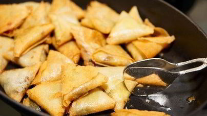 Хворост с орехами