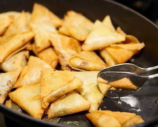 Хворост с орехами