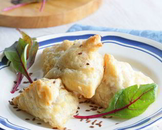 Конвертики с брынзой