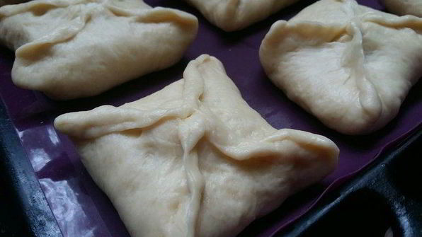 конвертики с перепелиным яйцом и зеленью