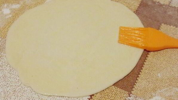 балык экмек — лепешка с рыбой и овощами