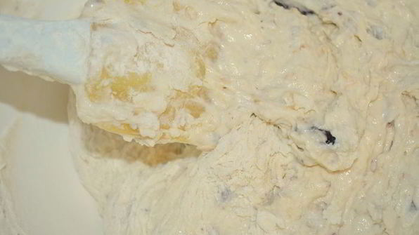 бездрожжевая кефирная лепешка с фундуком и черносливом