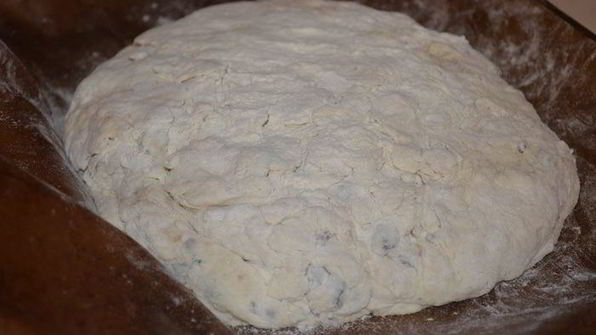 бездрожжевая кефирная лепешка с фундуком и черносливом