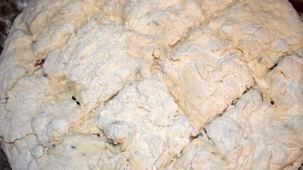 бездрожжевая кефирная лепешка с фундуком и черносливом