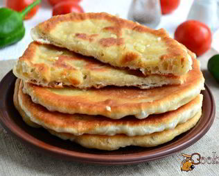 Чесночные лепешки в мультиварке