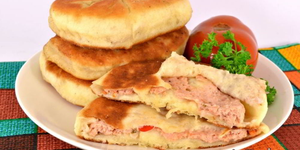 Рецепт дрожжевые лепешки с мясом на сковороде