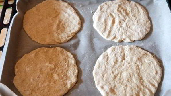 фокачча из гречневой муки с персиками