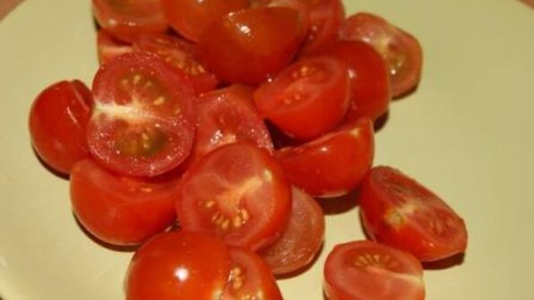 фокачча с помидорами черри и цедрой апельсина в мультиварке