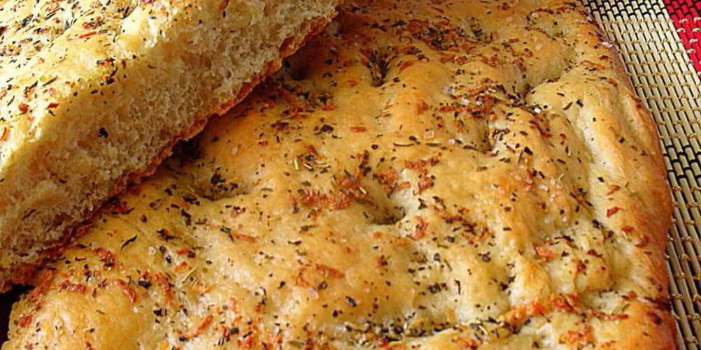 Рецепт фокачча с розмарином и чесноком