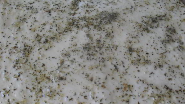 фокачча с розмарином и чесноком