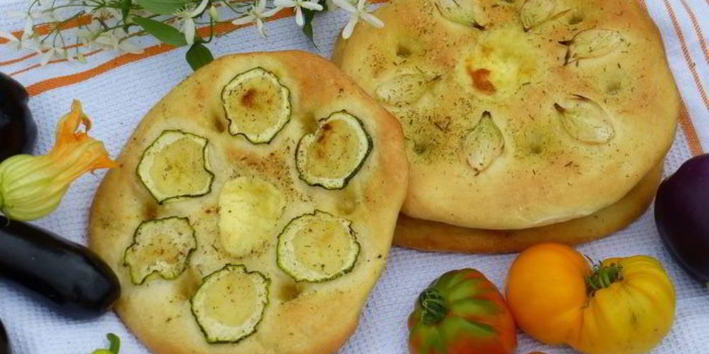 Рецепт фокачча с цукини и репчатым луком